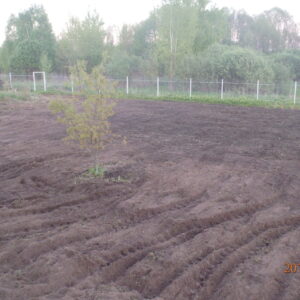 Leveling soil land