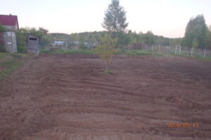 Nivelacion el suelo, Labranza, arando la tierra