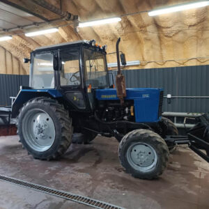 Middle tractor for snow remooving and road cleaning