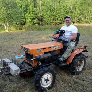 Kubota B7001 мини трактор, надежный помощник