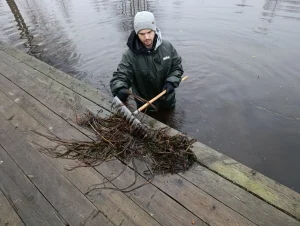 Limpieza del lago Lukovo