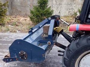 trituradora montada en tractor